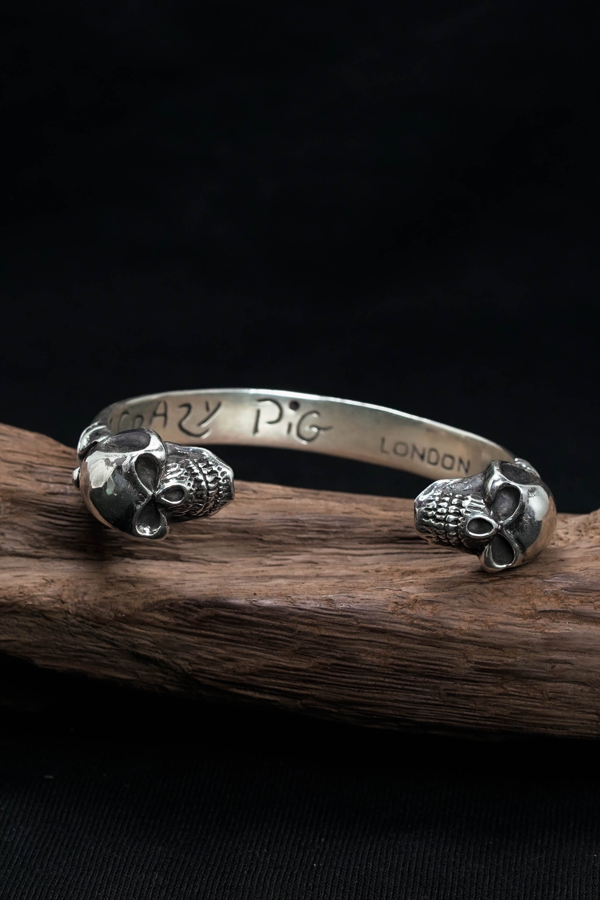 Retro Silver Domineering Double Skull Open Bangle