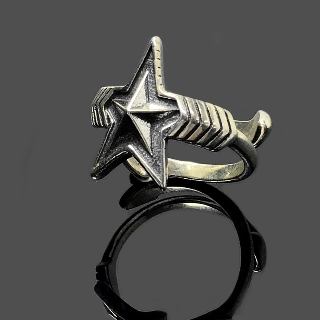 Double Arrow Star Opening Ring