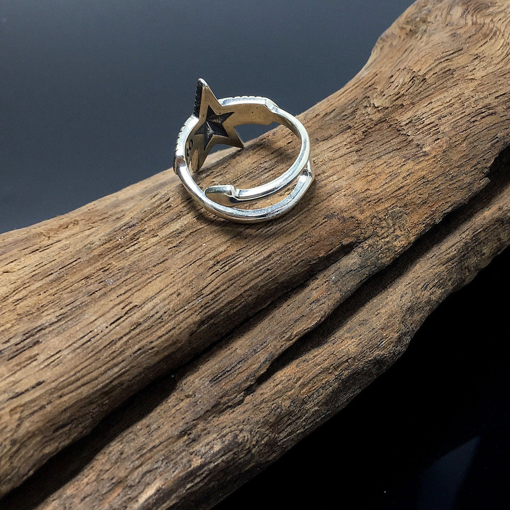 Double Arrow Star Opening Ring