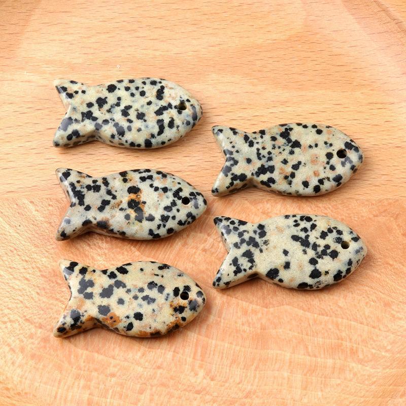 Healing Crystal Semi-Precious Stone Fish Shape Pendant Necklace 1PCS